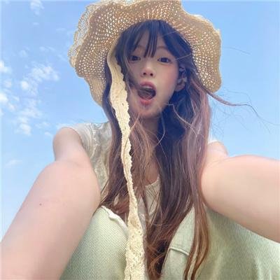 萝拉海报